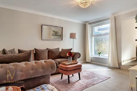 undefined, Gravesend DA11