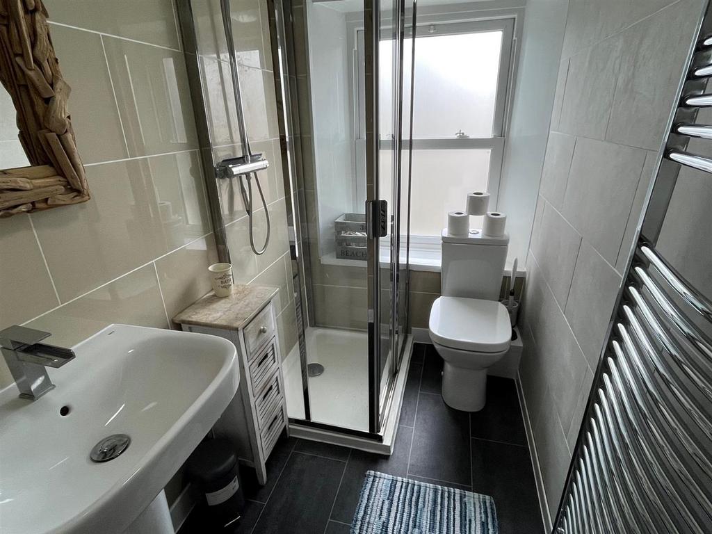 Shower room.jpg