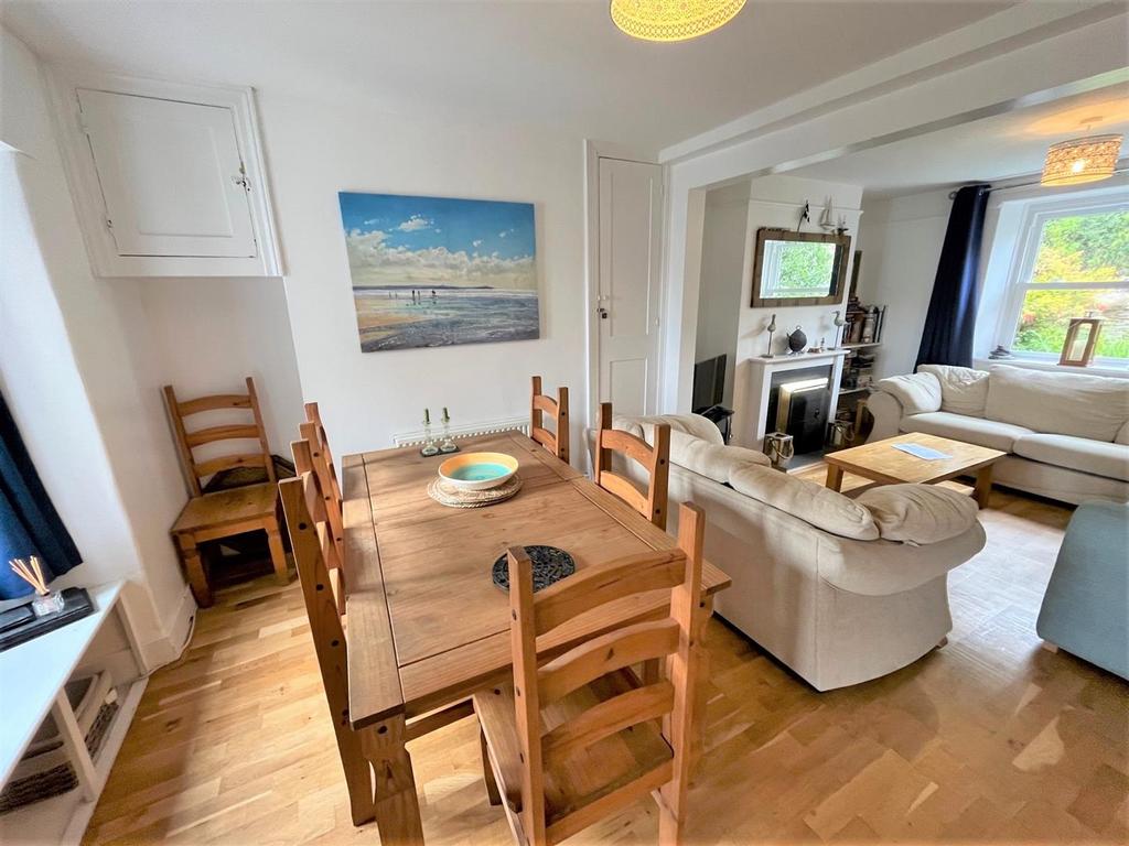 Dining area.jpg