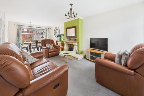 8 Beaumont Road, Longlevens, Gloucester, GL2 0EJ