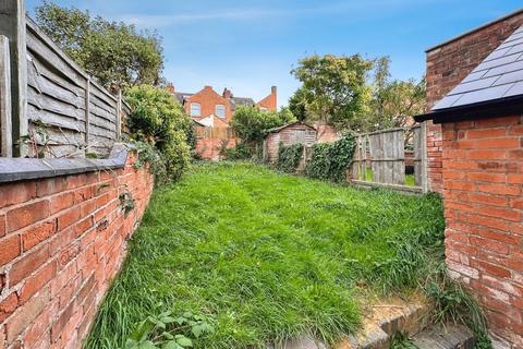 3 bedroom terraced house for sale, Spencer Street, Leicester LE2