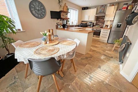 3 bedroom detached house for sale, Linus Grove, Peterborough PE2