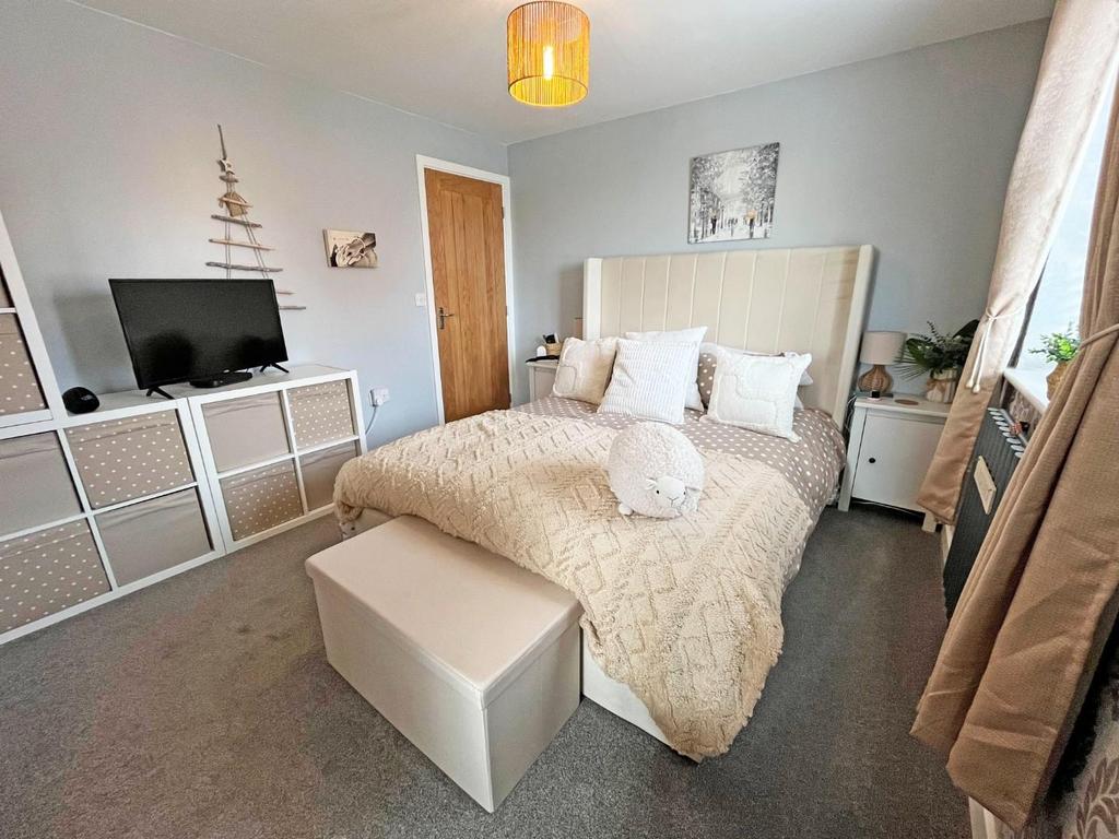 Bed 1.jpg