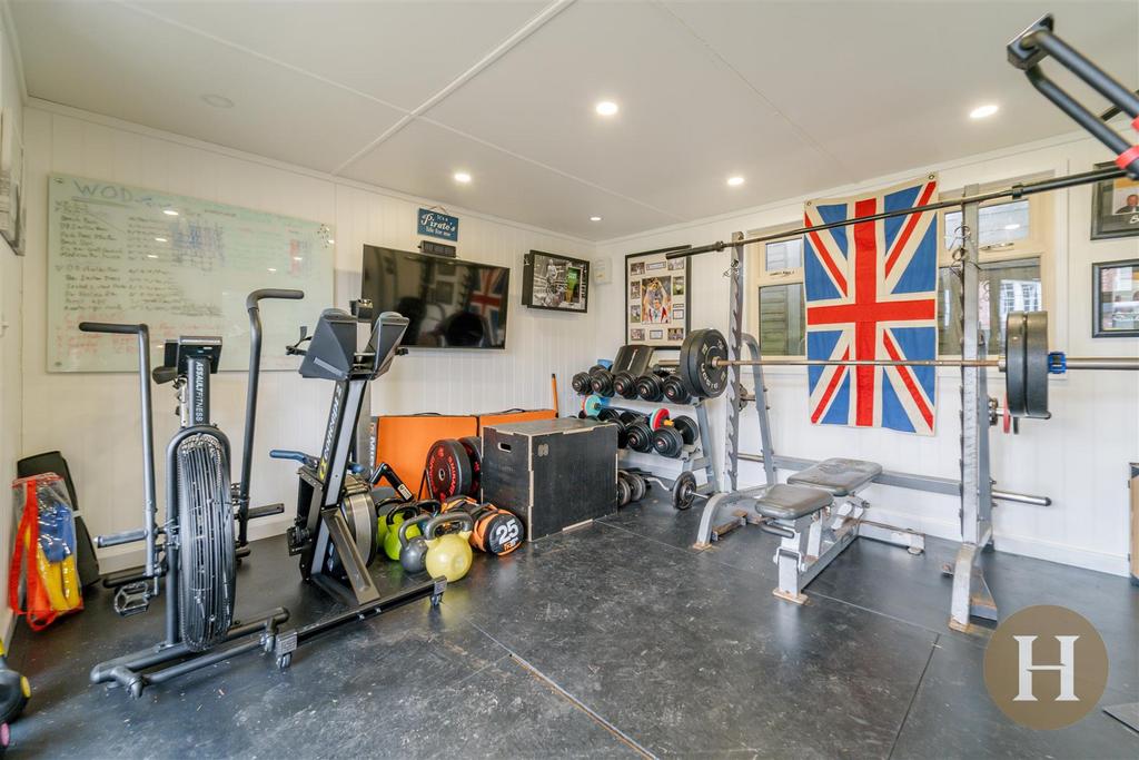 Hadleigh Estate Agents-1.jpg