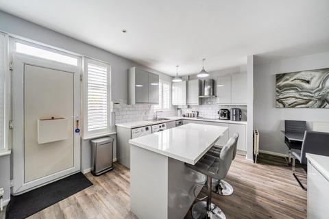 3 bedroom maisonette for sale, Station Approach, Hayes, Bromley, BR2
