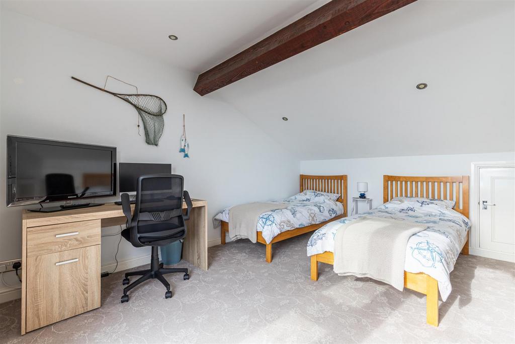 A30 - 83 Wheatlands Road, Paignton - 251001.jpg