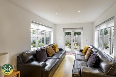 5 bedroom detached house for sale, Elm Tree Drive, Bawtry, Doncaster