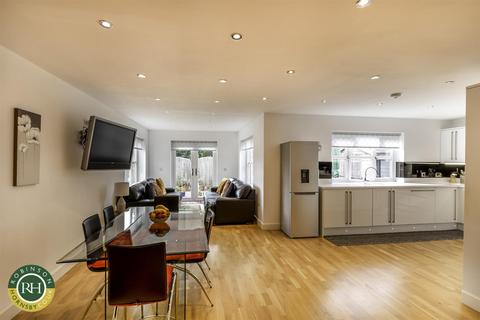 5 bedroom detached house for sale, Elm Tree Drive, Bawtry, Doncaster