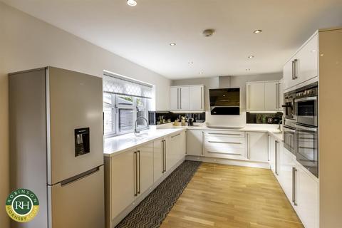 5 bedroom detached house for sale, Elm Tree Drive, Bawtry, Doncaster