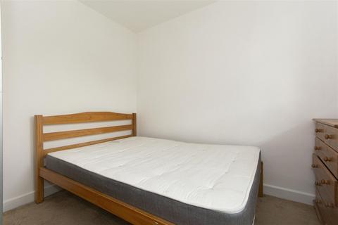 4 bedroom flat to rent, Batten Street