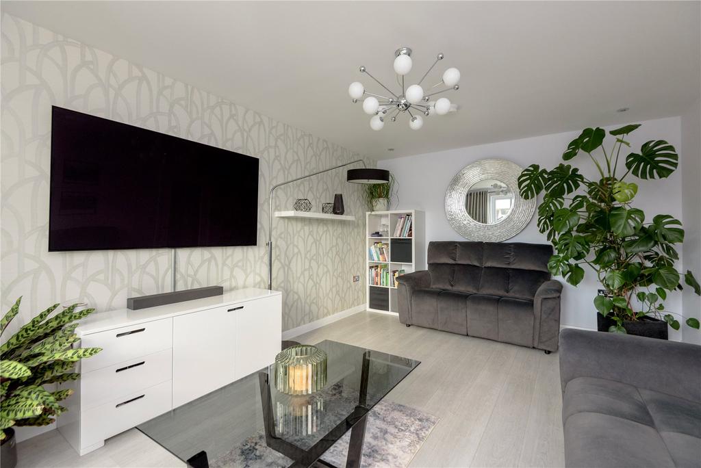 Brand Court 14