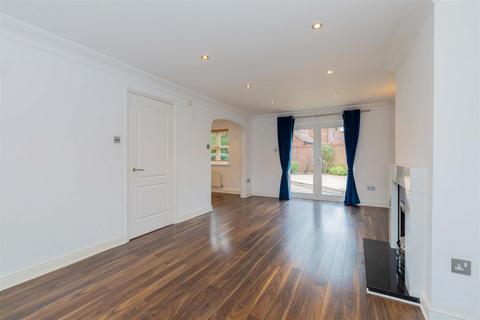 undefined, Earlsfield, Holyport