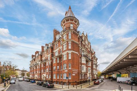 2 bedroom apartment for sale, College Court, Queen Caroline Street, London W6