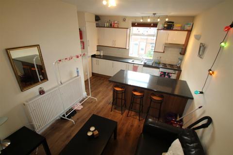 3 bedroom apartment to rent, Grimthorpe Street, Headingley, Leeds, LS6 3JU