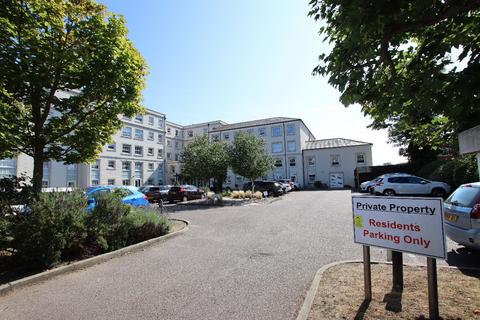 1 bedroom flat for sale, Imperial Court, Marine Parade West, Clacton on Sea, CO15
