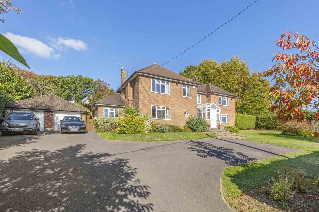 Three Oaks, The Close, SL8 5 PE (LOW RES)-25