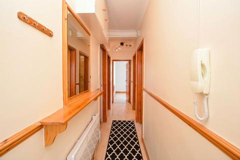 32 Shaftesbury Circle, Harrow, HA2 0AT