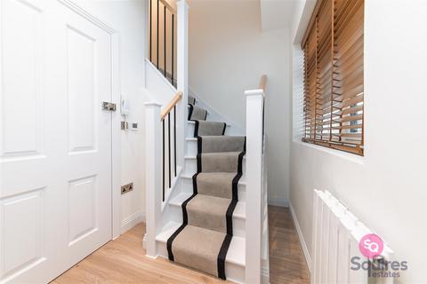 undefined, Sunny Gardens Road, London