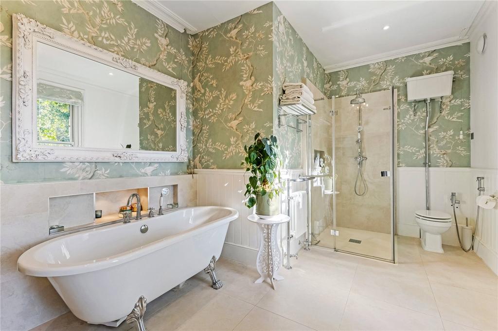 En Suite Bathroom