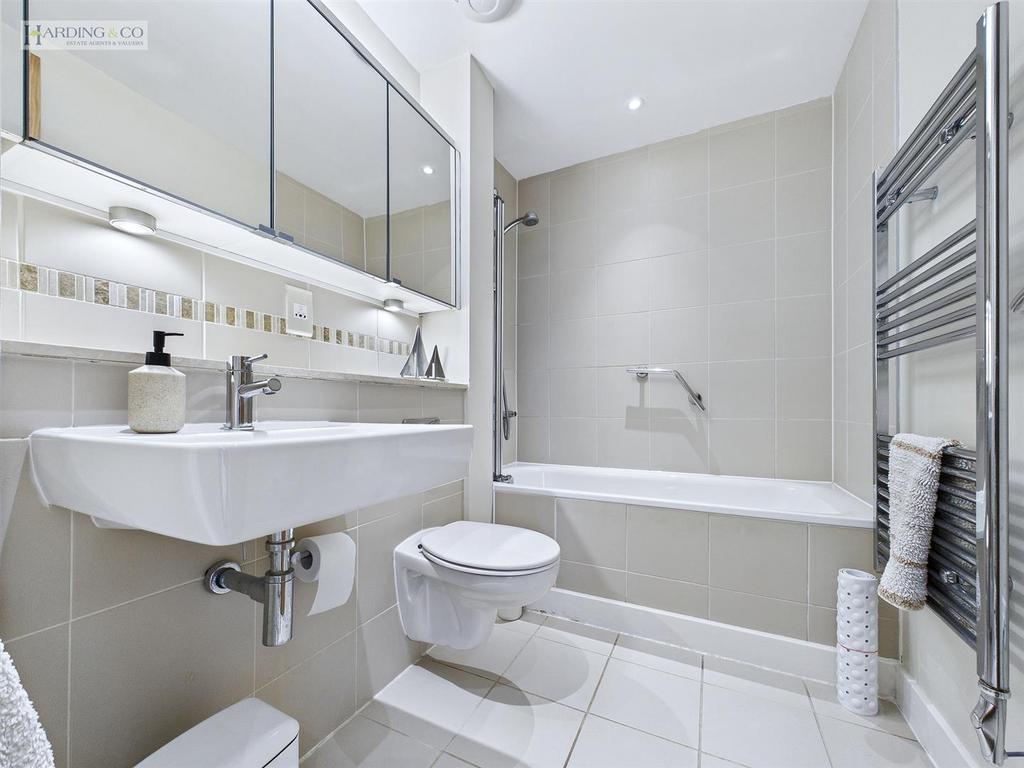 En Suite .1
