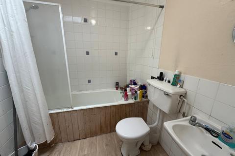 undefined, High Street South, Dunstable LU6