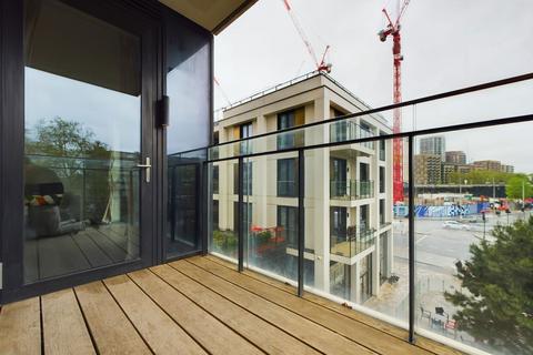 1 bedroom apartment to rent, St. Gabriel Walk, London SE1