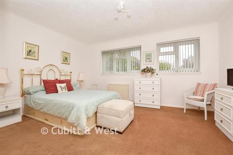 2 bedroom end of terrace house for sale, Peregrine Gardens, Shirley, Croydon, Surrey