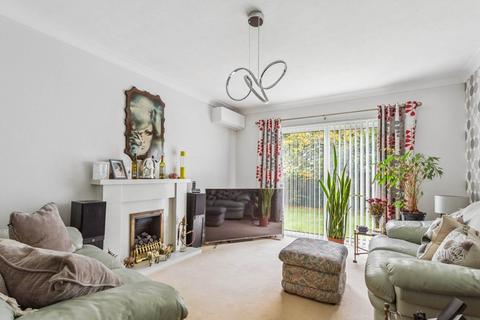 2 bedroom maisonette for sale, Pentland Road, Bushey