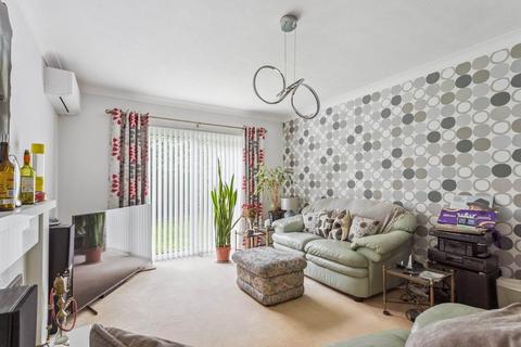 2 bedroom maisonette for sale, Pentland Road, Bushey