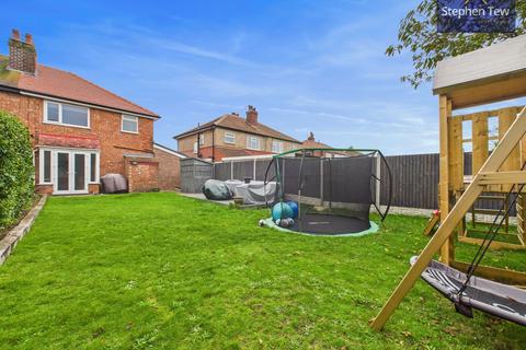 4 bedroom semi-detached house for sale, Clive Avenue, Lytham St. Annes, FY8