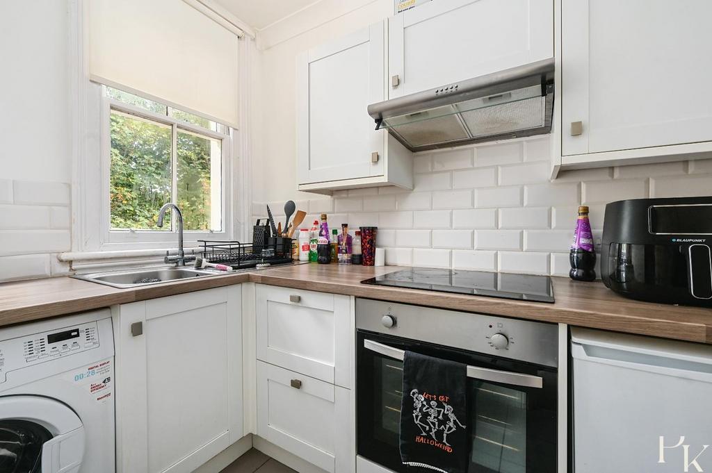 FLAT 10, 95 LORNA ROAD, BN33 EL - PHOTOS (6).jpg