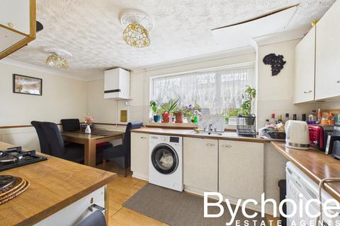 3 bedroom terraced house for sale, Bishops Court, Haverhill