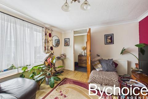 3 bedroom terraced house for sale, Bishops Court, Haverhill