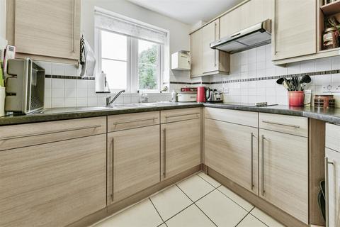 2 bedroom apartment for sale, Goodes Court, Baldock Road, Royston