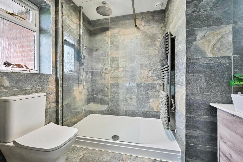 Ensuite Three