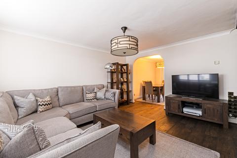 10 The Meadows, Sawbridgeworth, CM21 9PY
