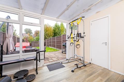 10 The Meadows, Sawbridgeworth, CM21 9PY