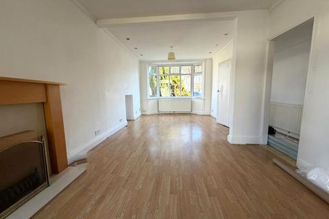 3 bedroom semi-detached house to rent, Morden Gardens, Sudbury UB6