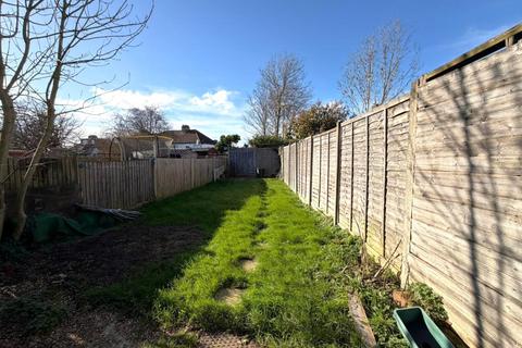 3 bedroom semi-detached house to rent, Morden Gardens, Sudbury UB6