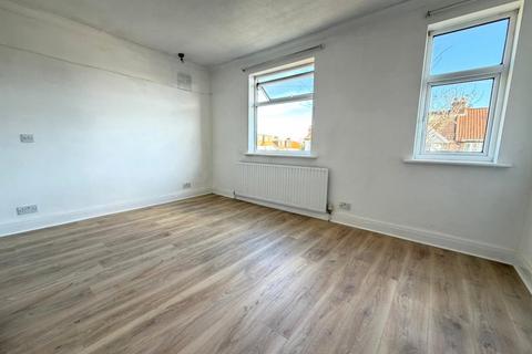 3 bedroom semi-detached house to rent, Morden Gardens, Sudbury UB6