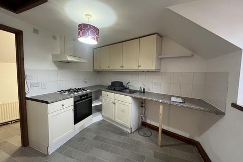 2 bedroom end of terrace house to rent, East Street, Okehampton EX20