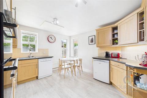 4 bedroom semi-detached house to rent, Baines Close, Towcester NN12