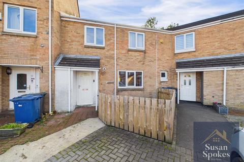3 bedroom semi-detached house for sale, Bedale Court, South Shields