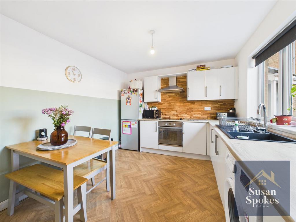 CAM01858 G0-PR0185-STILL012.jpg