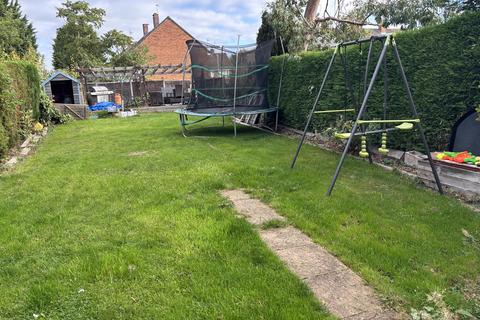 4 bedroom townhouse for sale, Overseal Road, New Parks