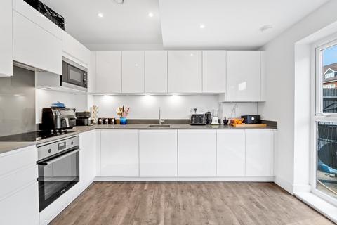 Beatrice Square, Tadworth, KT20