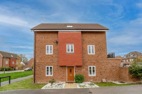 4 bedroom detached house for sale, Beatrice Square, Tadworth, KT20