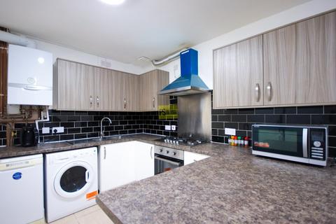 6 bedroom terraced house to rent, Dawlish Road, Birmingham B29