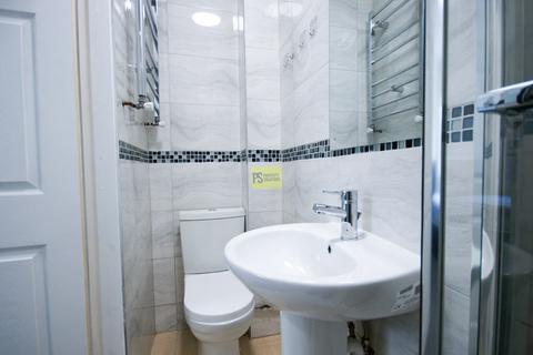 6 bedroom terraced house to rent, Dawlish Road, Birmingham B29