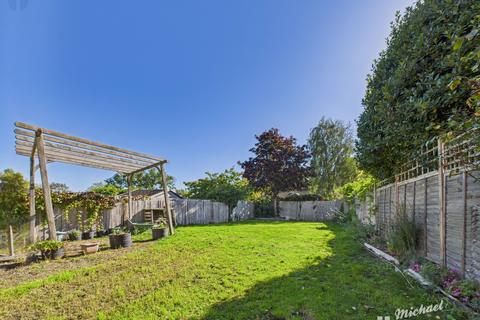undefined, Weedon, Aylesbury, Buckinghamshire